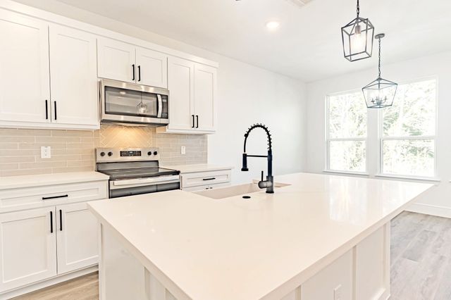 2314 Beverly Drive, Granbury, TX 76048