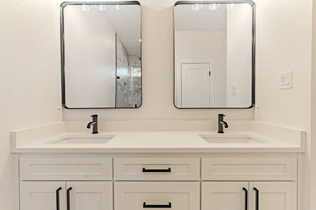 2314 Beverly Drive, Granbury, TX 76048