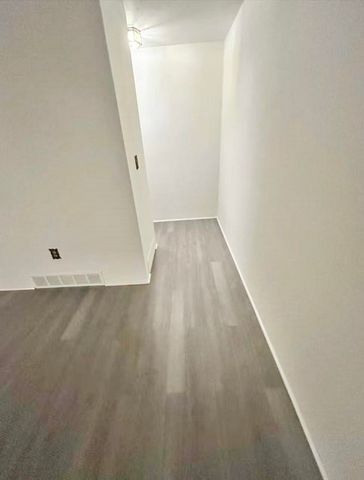 5 Louisburg Sq Apt 11, Nashua, NH 03060