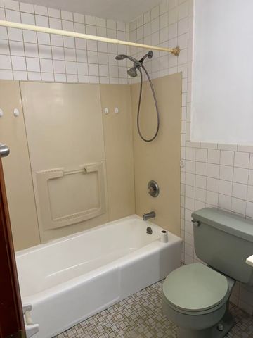 5 Louisburg Sq Apt 11, Nashua, NH 03060