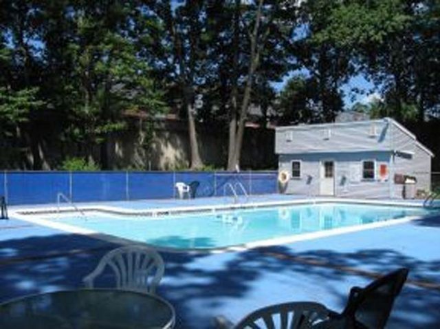 5 Louisburg Sq Apt 11, Nashua, NH 03060