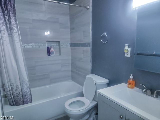 207 Delaware Ave, Aberdeen Twp., NJ 07721