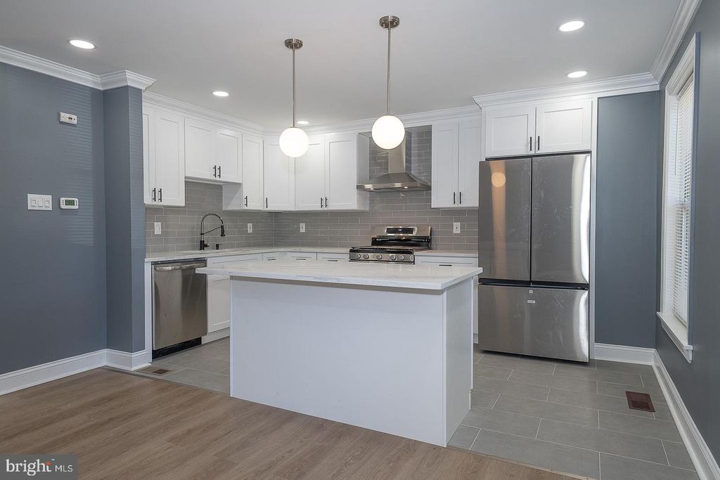7429 S TANAGER ST, Philadelphia, PA 19153