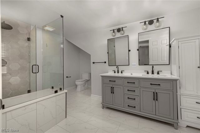450 Lake Forest Drive, Bay Village, OH 44140