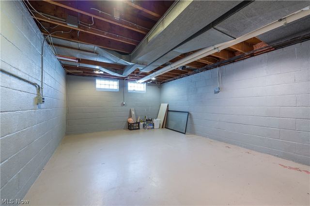 450 Lake Forest Drive, Bay Village, OH 44140