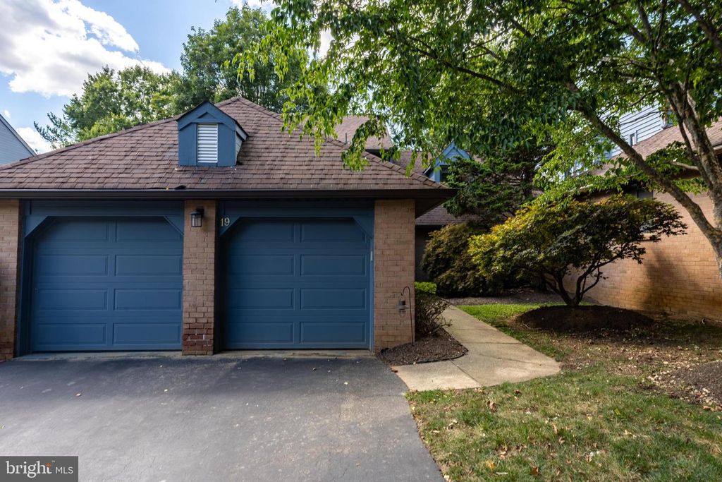 19 PAINTERS LN, Chesterbrook, PA 19087