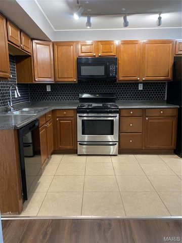 958 Dawnview Drive, Florissant, MO 63031