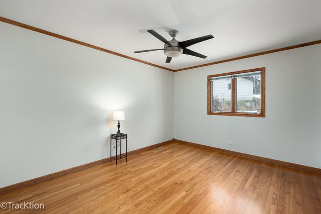 6724 Meadowcrest Drive, Downers Grove, IL 60516