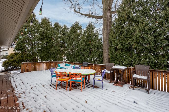 6724 Meadowcrest Drive, Downers Grove, IL 60516