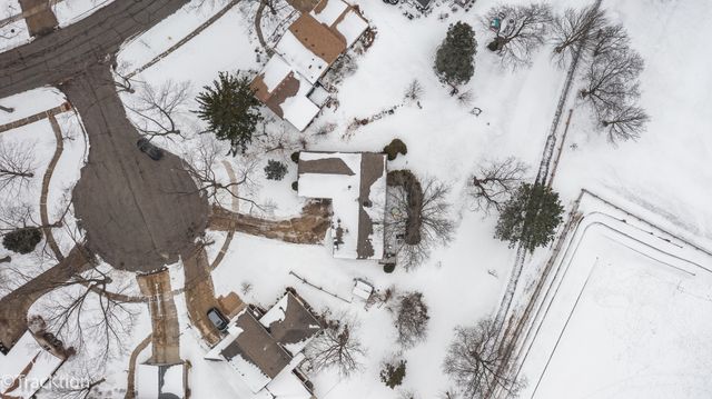 6724 Meadowcrest Drive, Downers Grove, IL 60516