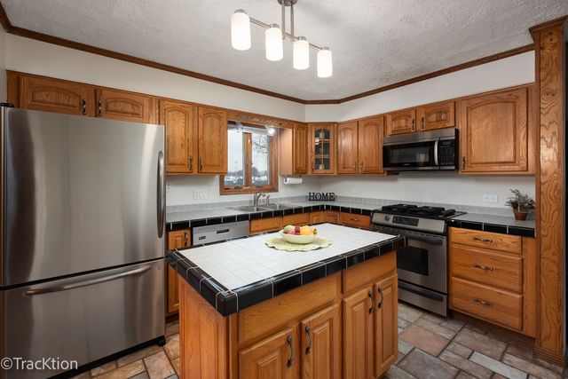 6724 Meadowcrest Drive, Downers Grove, IL 60516