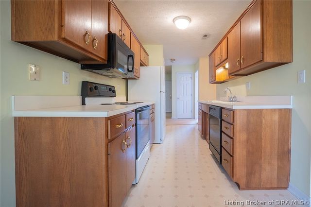 8508 Starview Court, Sellersburg, IN 47172