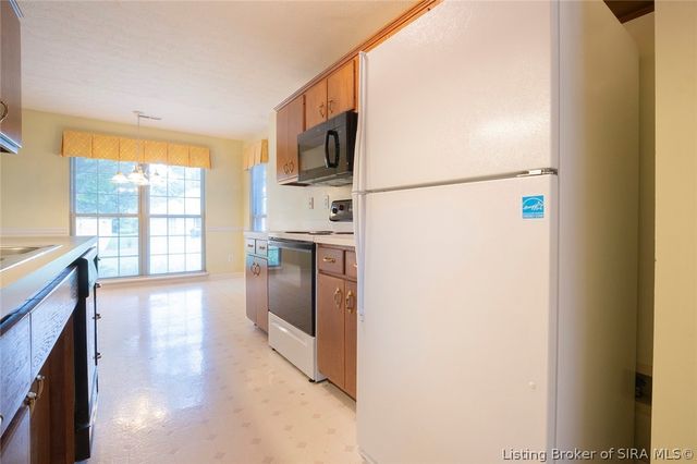 8508 Starview Court, Sellersburg, IN 47172