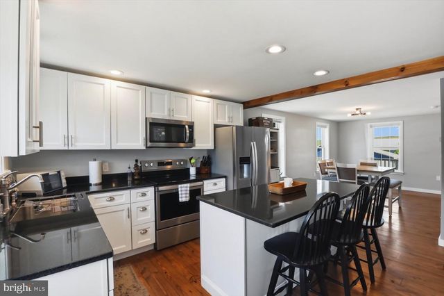 324 STEINMAN FARM RD, Pequea, PA 17565