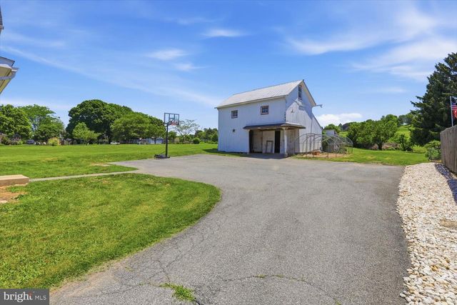 324 STEINMAN FARM RD, Pequea, PA 17565