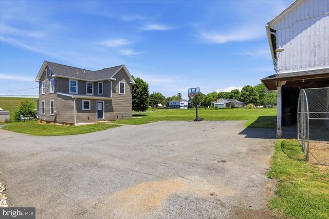 324 STEINMAN FARM RD, Pequea, PA 17565