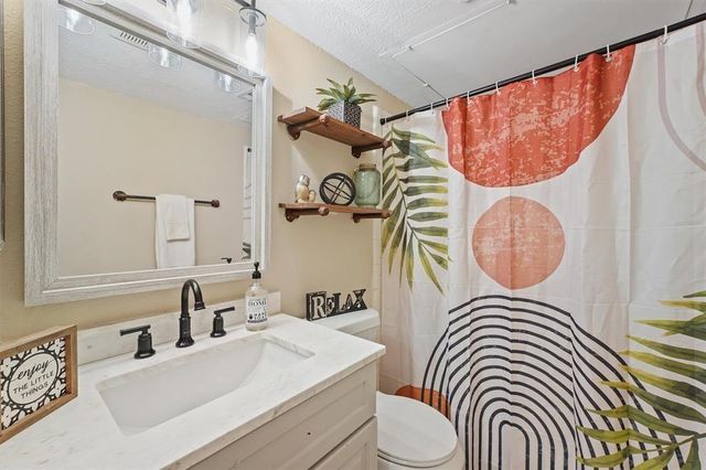 10855 Meadowglen Lane 1131, Houston, TX 77042