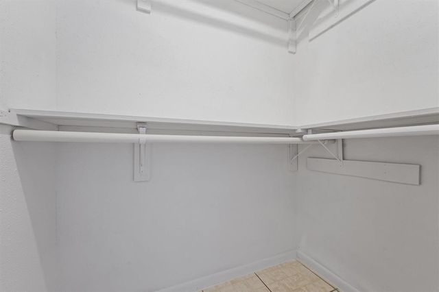 10855 Meadowglen Lane 1131, Houston, TX 77042