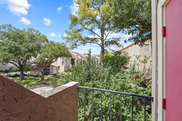 10855 Meadowglen Lane 1131, Houston, TX 77042