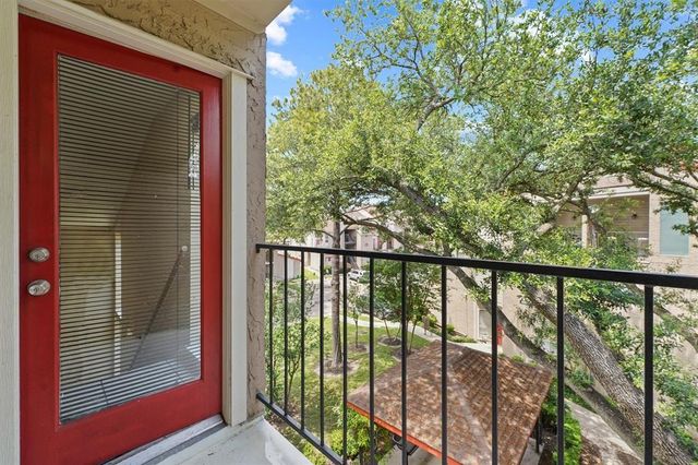 10855 Meadowglen Lane 1131, Houston, TX 77042