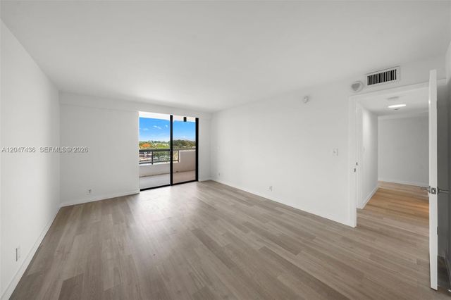 2555 Collins Avenue 706, Miami Beach, FL 33140