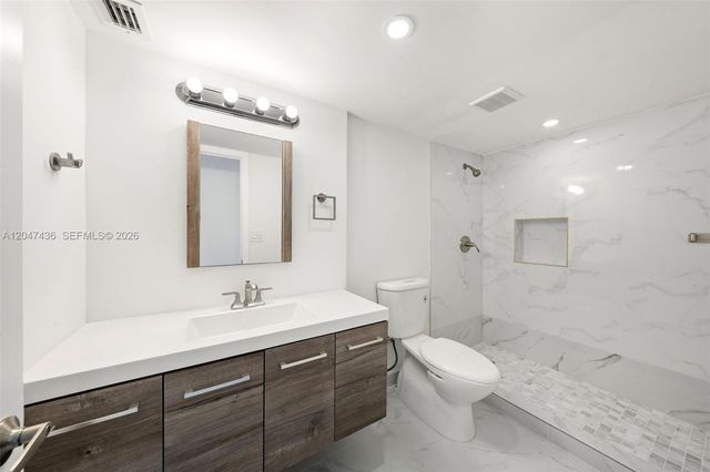 2555 Collins Avenue 706, Miami Beach, FL 33140