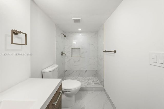 2555 Collins Avenue 706, Miami Beach, FL 33140