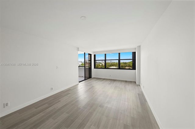 2555 Collins Avenue 706, Miami Beach, FL 33140