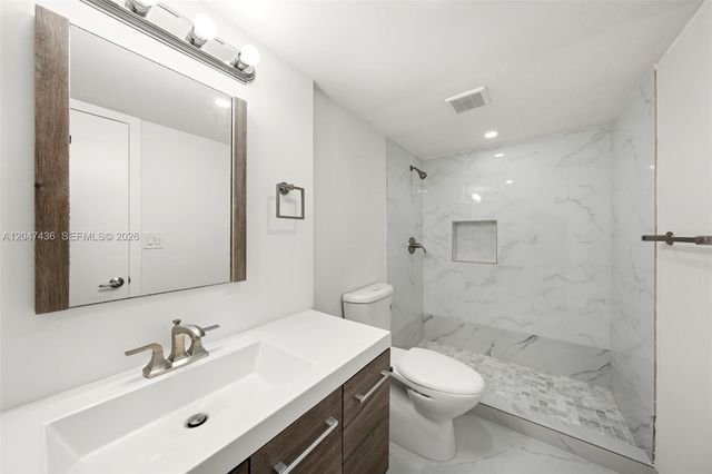 2555 Collins Avenue 706, Miami Beach, FL 33140