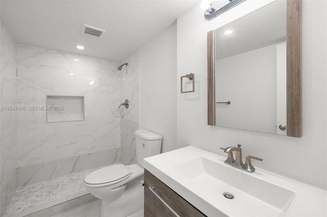 2555 Collins Avenue 706, Miami Beach, FL 33140