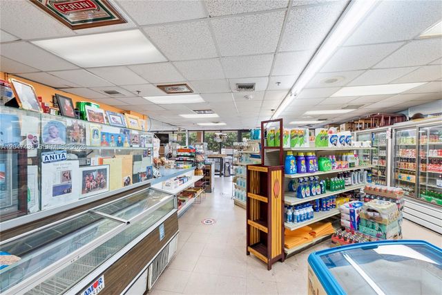 2555 Collins Avenue 706, Miami Beach, FL 33140