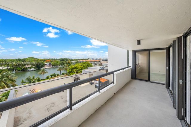 2555 Collins Avenue 706, Miami Beach, FL 33140