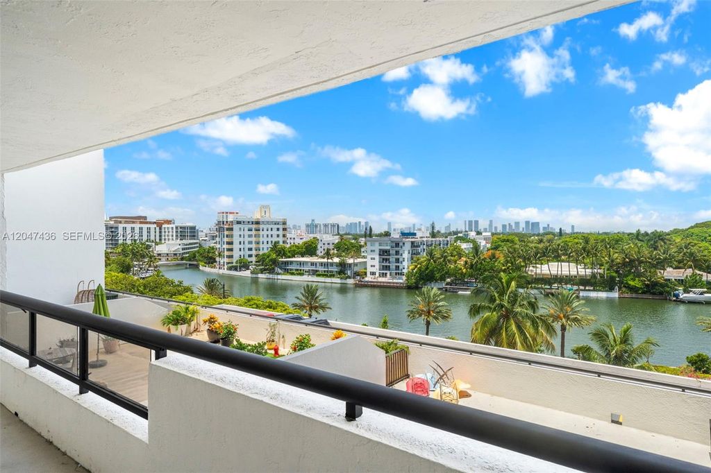 2555 Collins Avenue 706, Miami Beach, FL 33140