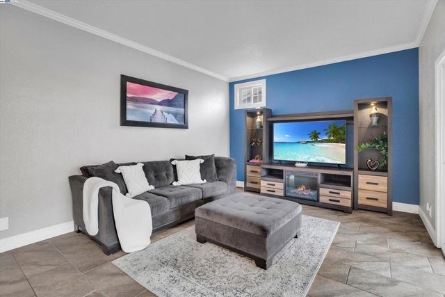 7347 Ione Ct, Dublin, CA 94568