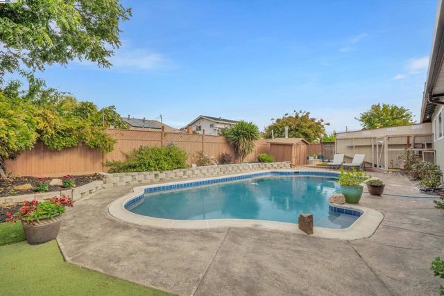 7347 Ione Ct, Dublin, CA 94568