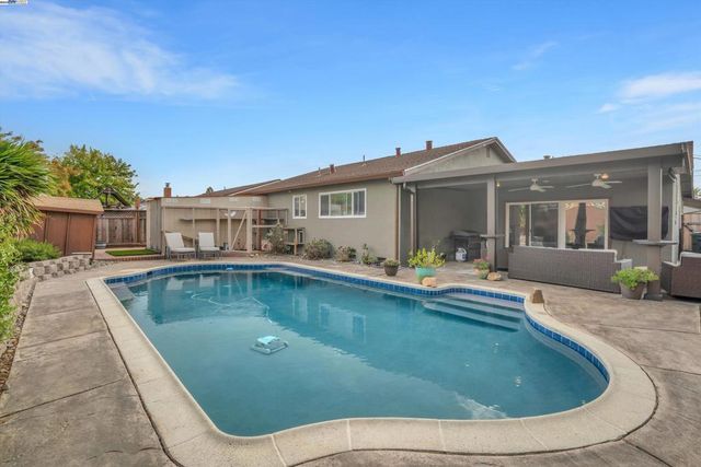 7347 Ione Ct, Dublin, CA 94568
