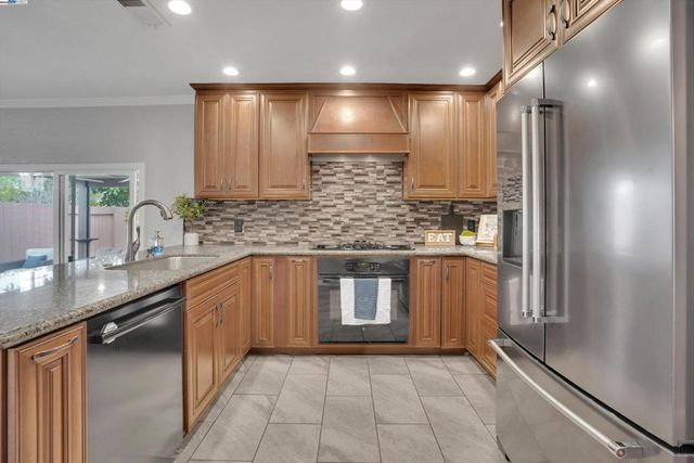 7347 Ione Ct, Dublin, CA 94568