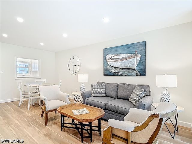 180 TURTLE LAKE CT 206, Naples, FL 34105