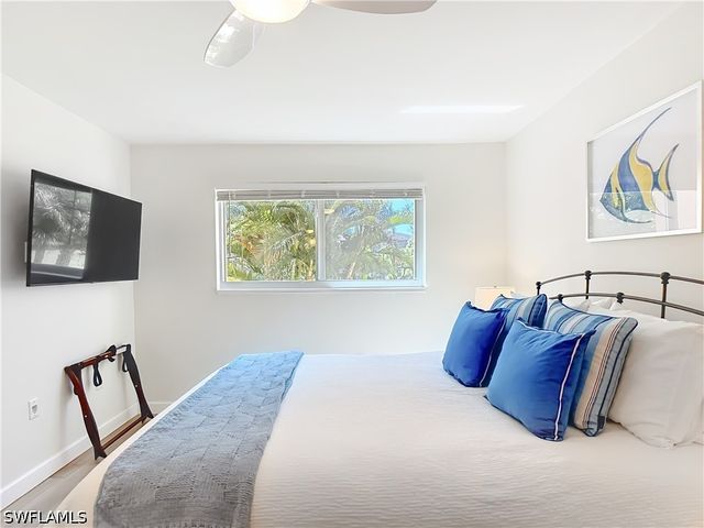 180 TURTLE LAKE CT 206, Naples, FL 34105