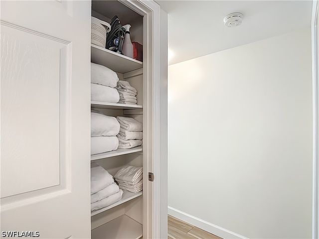 180 TURTLE LAKE CT 206, Naples, FL 34105