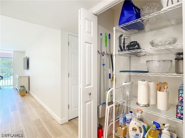 180 TURTLE LAKE CT 206, Naples, FL 34105