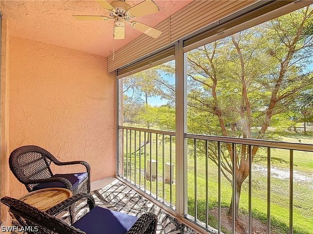 180 TURTLE LAKE CT 206, Naples, FL 34105