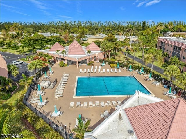 180 TURTLE LAKE CT 206, Naples, FL 34105