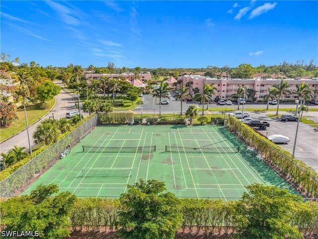 180 TURTLE LAKE CT 206, Naples, FL 34105