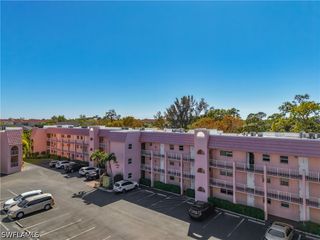 180 TURTLE LAKE CT 206, Naples, FL 34105