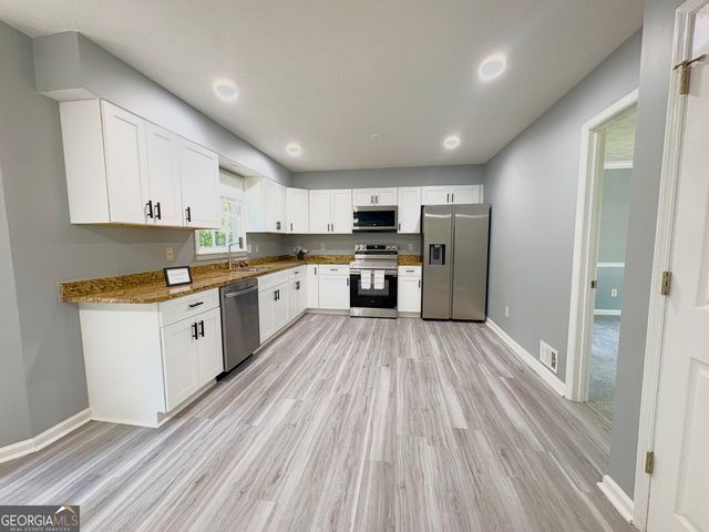 5362 Milieo Place SW, Lilburn, GA 30047