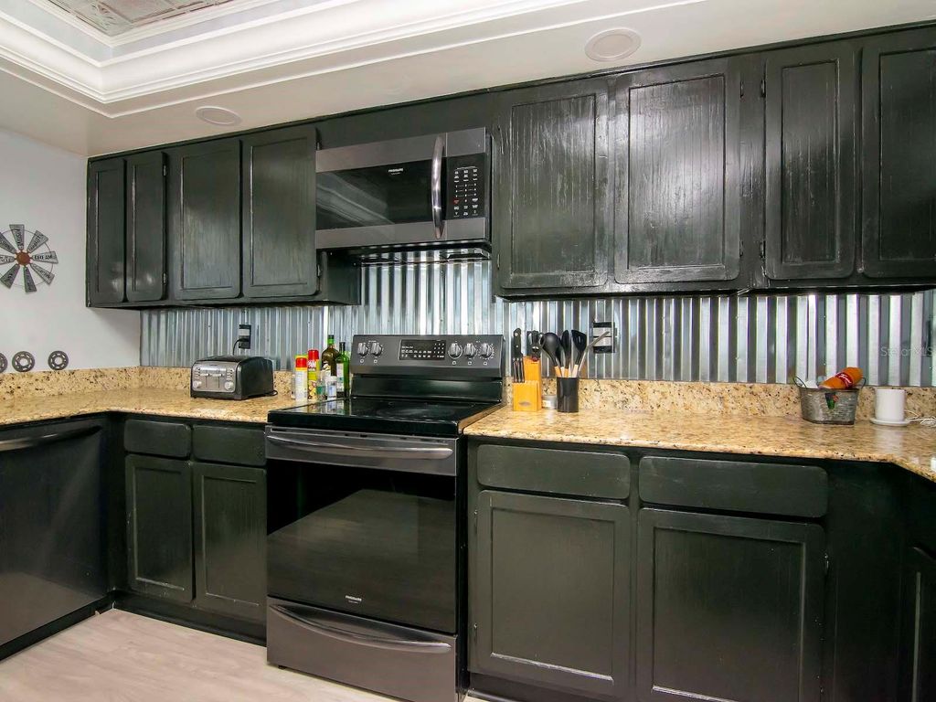 Image 17 of property listing at 2780 N RIVERSIDE DRIVE 802, Tampa, FL 33602