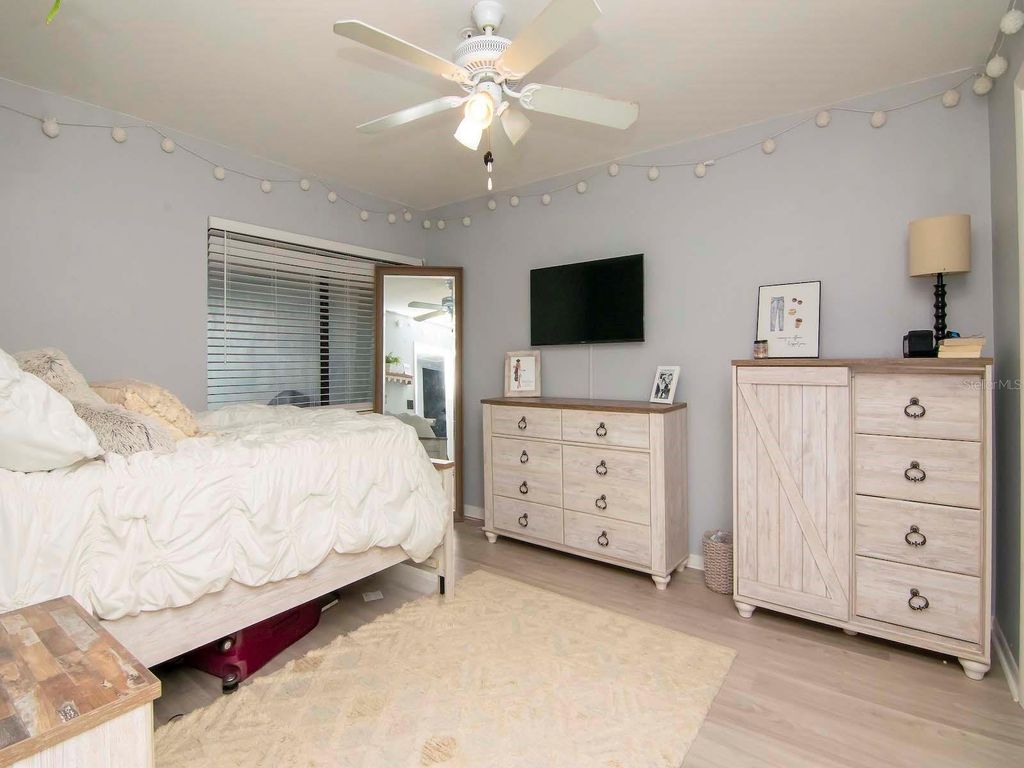 Image 21 of property listing at 2780 N RIVERSIDE DRIVE 802, Tampa, FL 33602