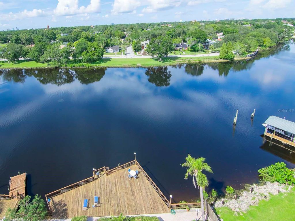 Image 28 of property listing at 2780 N RIVERSIDE DRIVE 802, Tampa, FL 33602