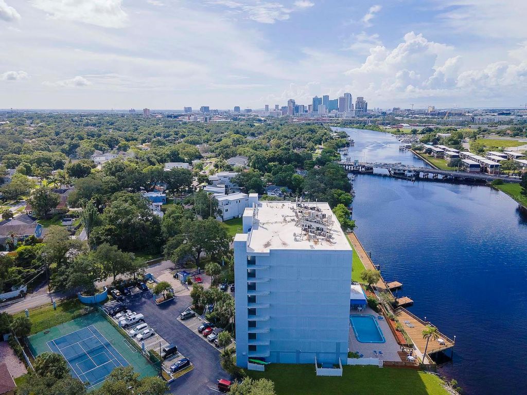 Image 48 of property listing at 2780 N RIVERSIDE DRIVE 802, Tampa, FL 33602